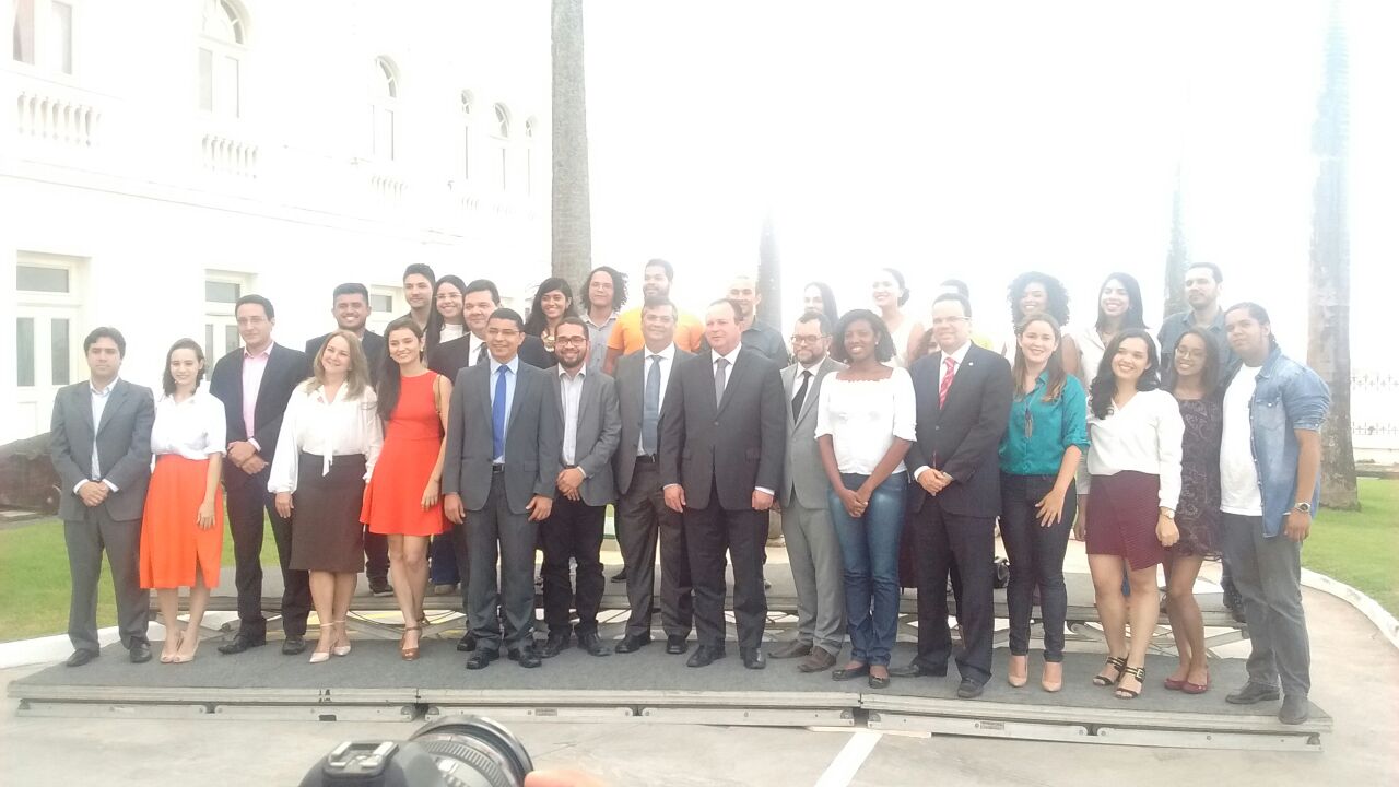 Gestores e alunos contemplados pelo edital da Fapema para estágio internacional Fonte: Fapema, 2016.
